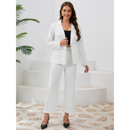 Set din două piese blazer și pantaloni în dungi pentru femei